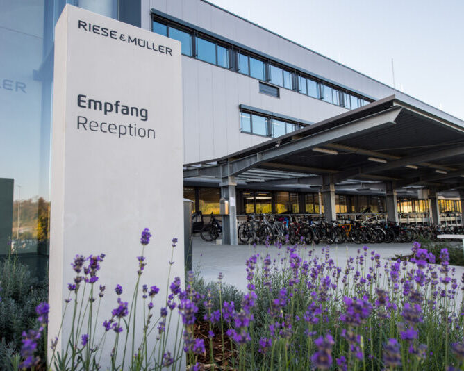 Riese and muller dealer