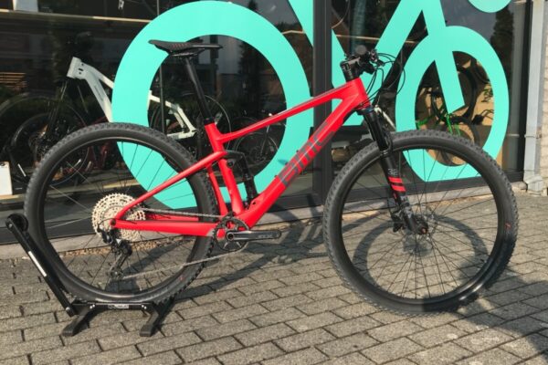 BMC Fourstroke 01 THREE (TWEEDEHANDS) 2021, Electric Red