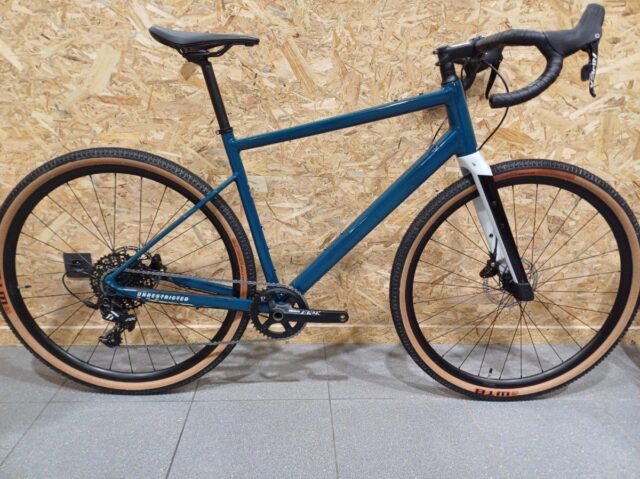 BMC URS AL TWO (TWEEDEHANDS) 2023, Petrol White Black